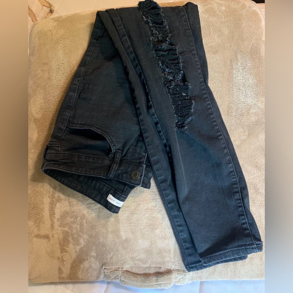 SO brand, black frayed denim jean size 9/29W